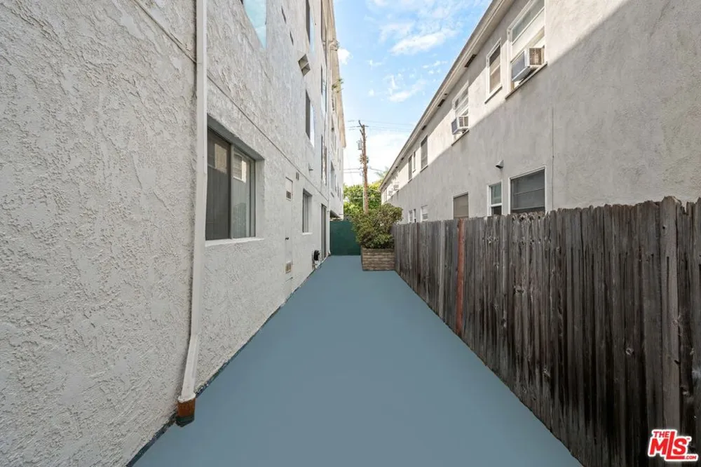 826 2nd Street #101 Santa Monica, CA 90403