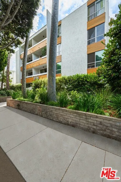 826 2nd Street #101 Santa Monica, CA 90403
