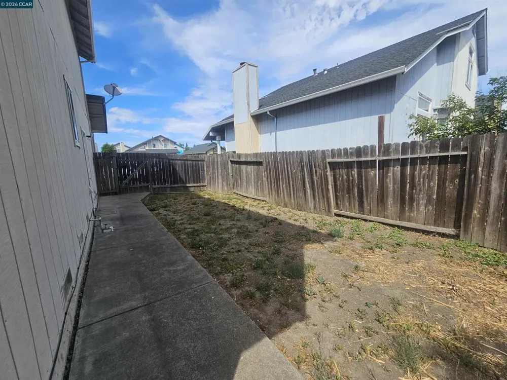 2324 Bellam Ct Santa Rosa, CA 95401