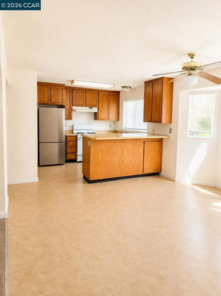 2324 Bellam Ct Santa Rosa, CA 95401