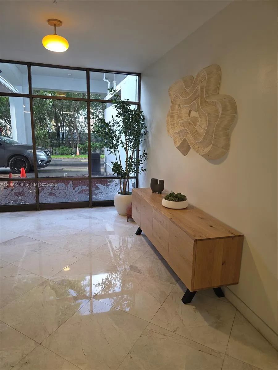 2780 NE 183rd St #1802 Aventura, FL 33160