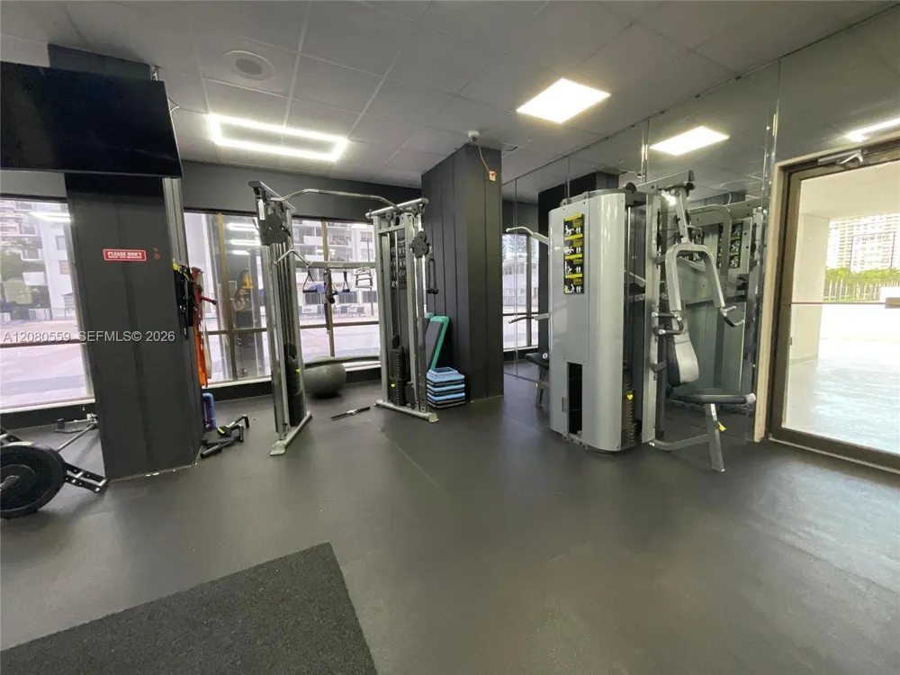2780 NE 183rd St #1802 Aventura, FL 33160