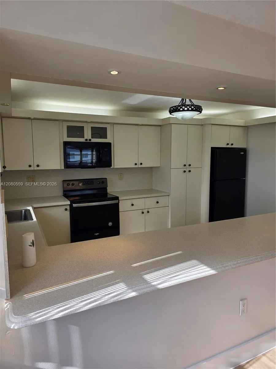 2780 NE 183rd St #1802 Aventura, FL 33160