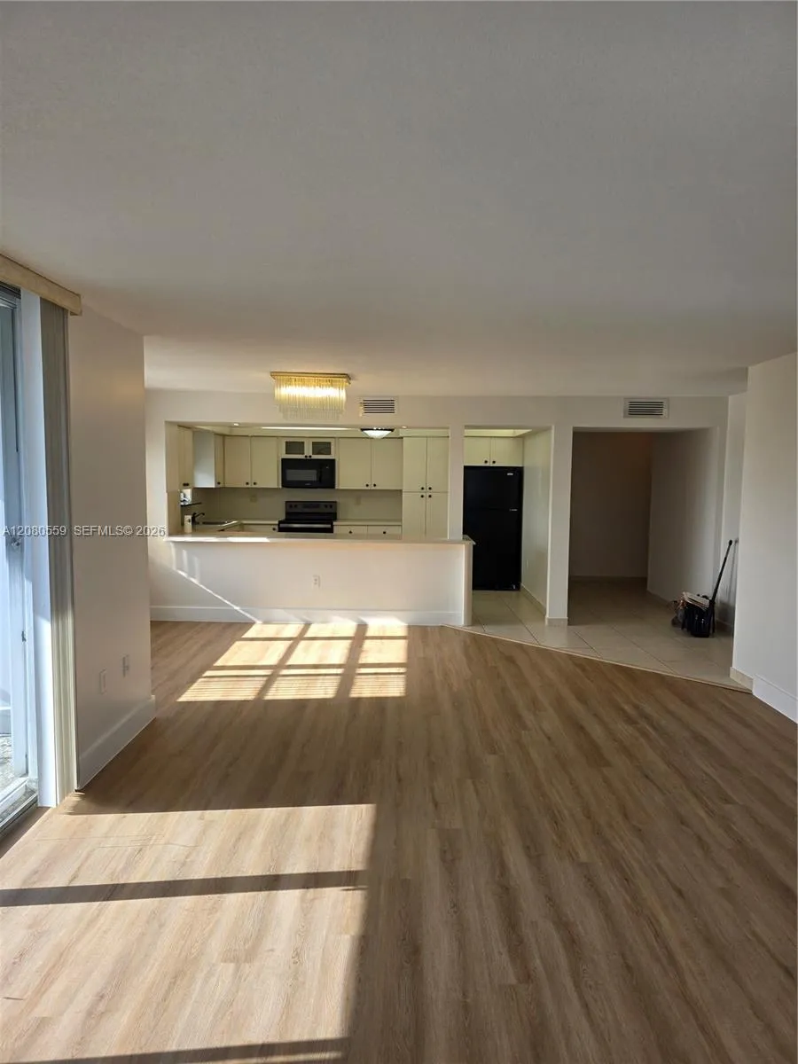 2780 NE 183rd St #1802 Aventura, FL 33160