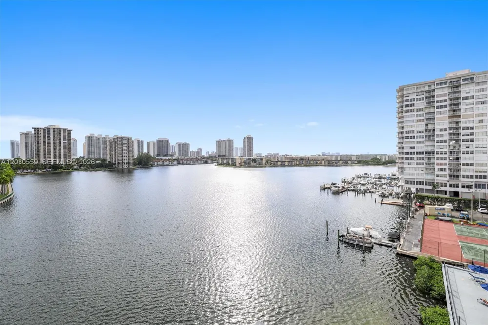 2780 NE 183rd St #1802 Aventura, FL 33160