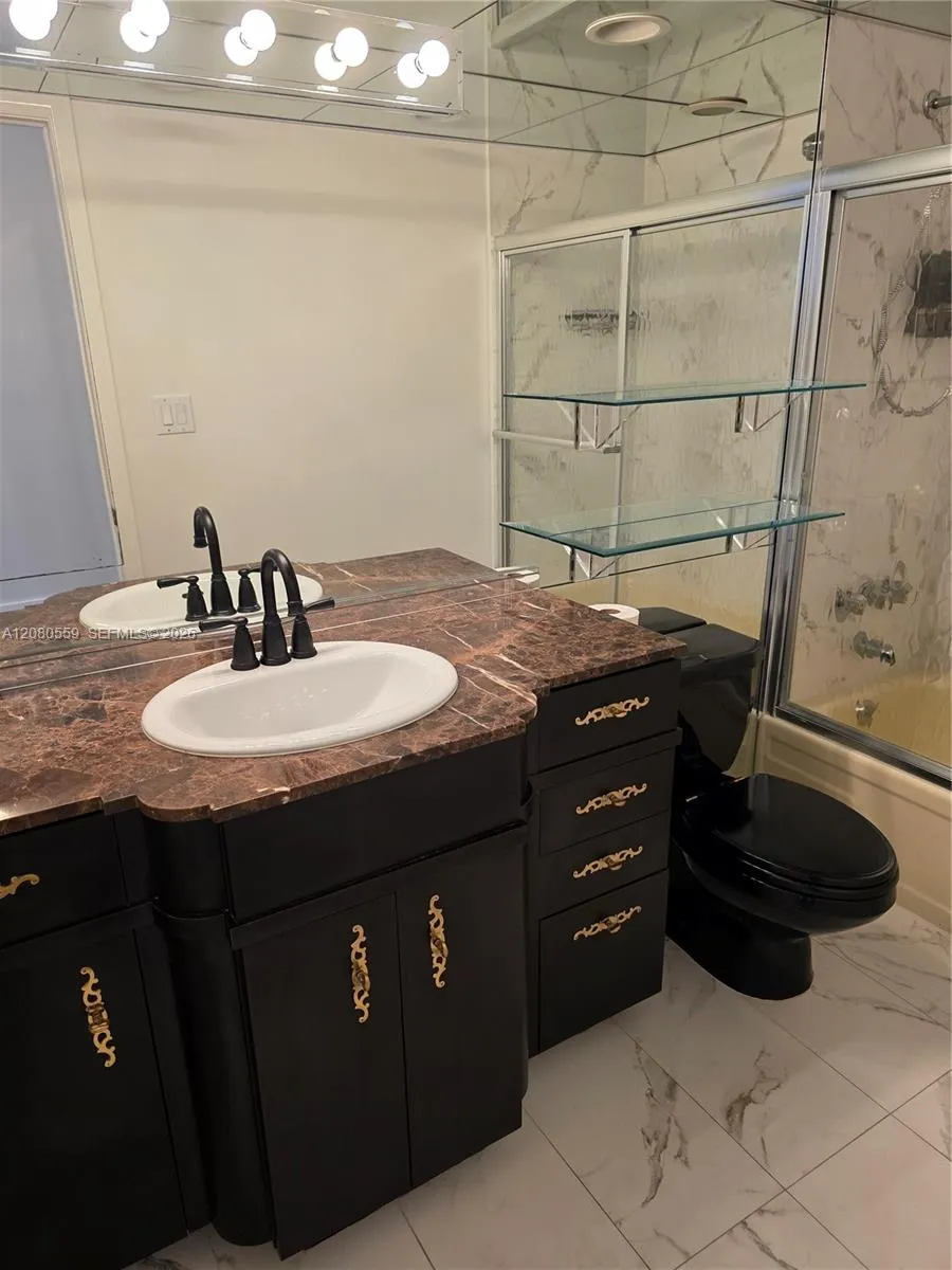 2780 NE 183rd St #1802 Aventura, FL 33160