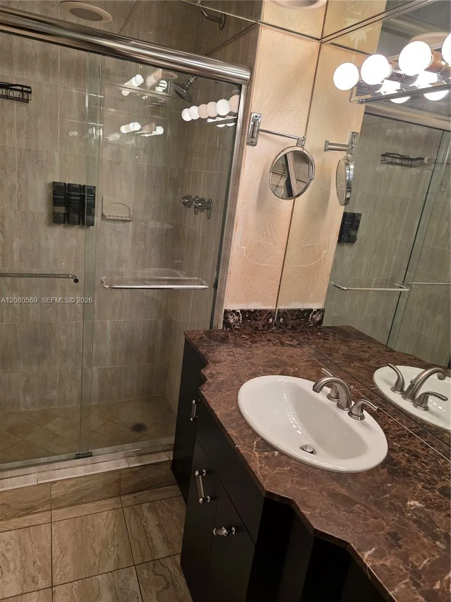 2780 NE 183rd St #1802 Aventura, FL 33160