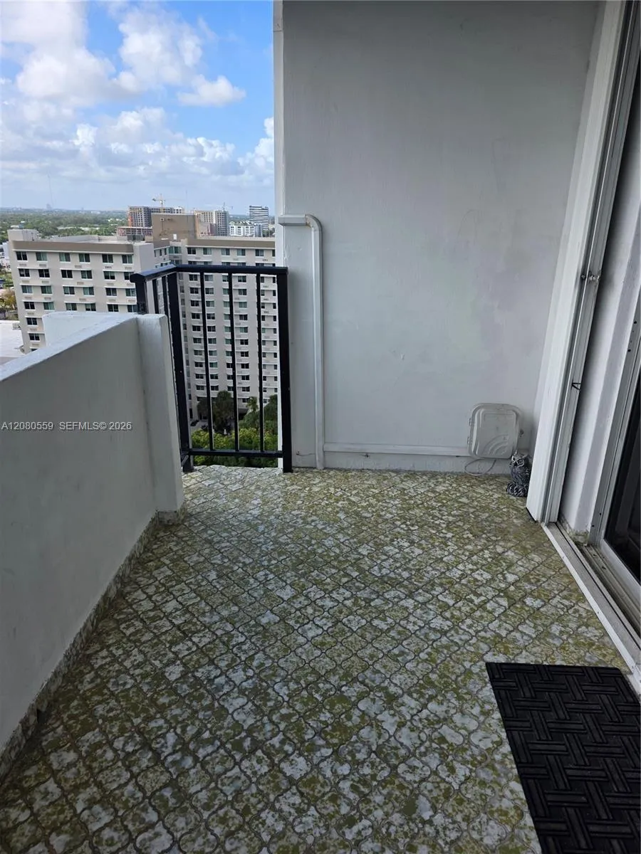 2780 NE 183rd St #1802 Aventura, FL 33160