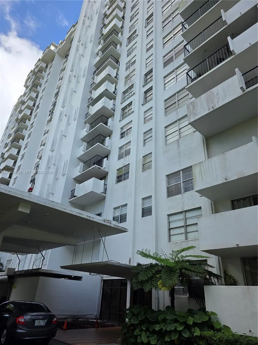 2780 NE 183rd St #1802 Aventura, FL 33160