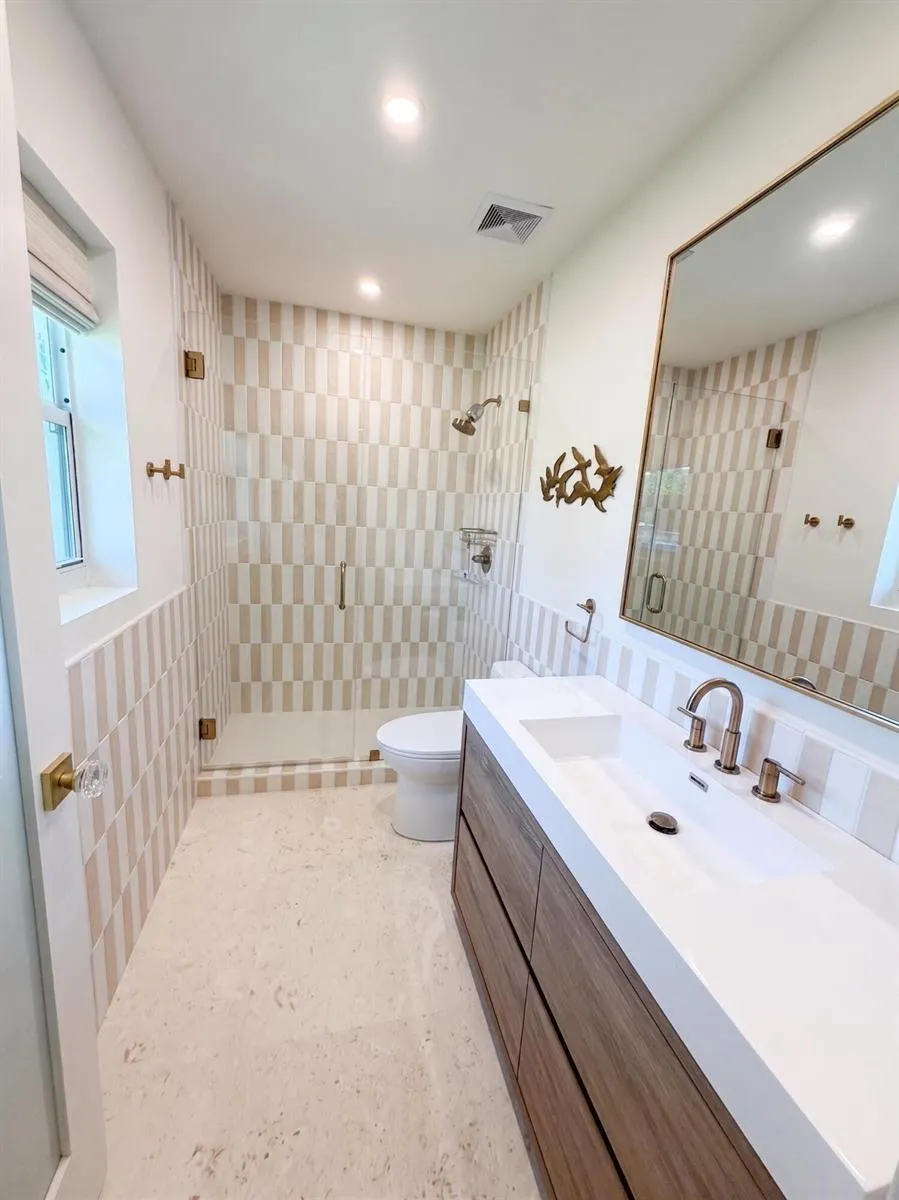1584 Blue Water Terrace Pompano Beach, FL 33062