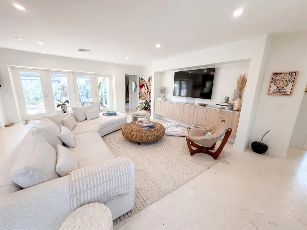 1584 Blue Water Terrace Pompano Beach, FL 33062