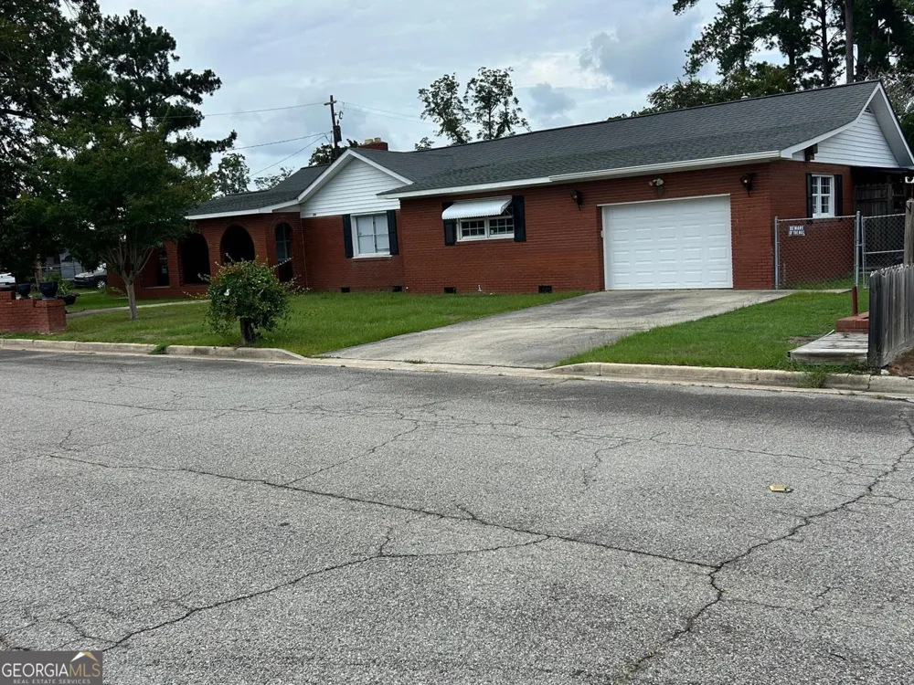 202 E 15th ST Alma, GA 31510