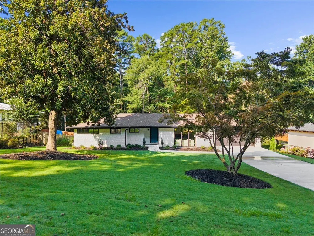 5839 Lakeshore DR Buford, GA 30518