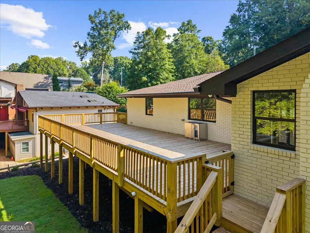 5839 Lakeshore DR Buford, GA 30518