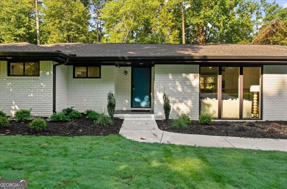 5839 Lakeshore DR Buford, GA 30518