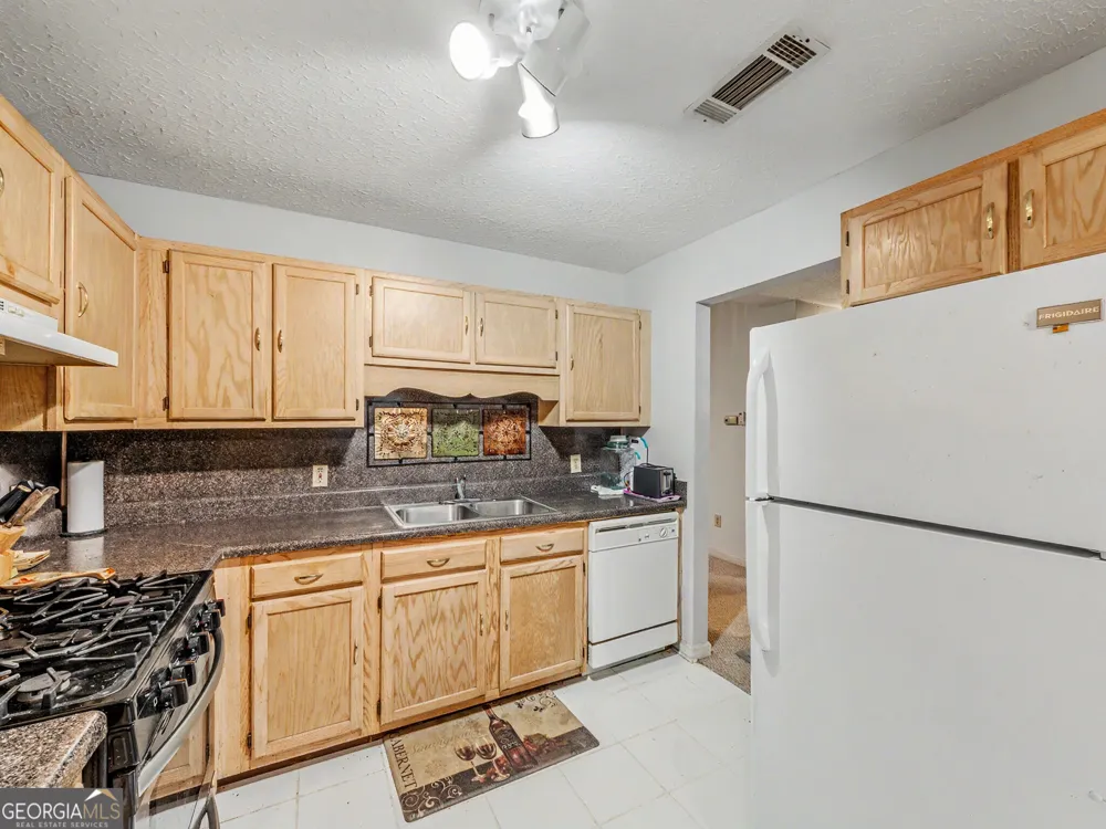 479 Bradshaw LN Canton, GA 30115