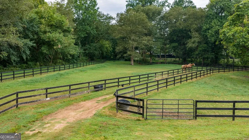 285 Air Acres WAY Woodstock, GA 30188