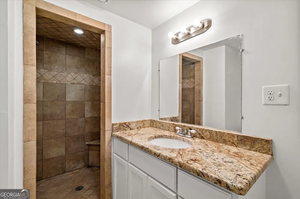 1846 Boyd DR Rocky Face, GA 30740