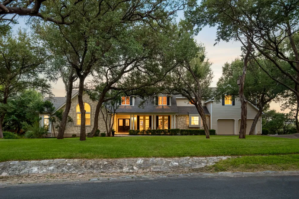 705 Windsong Trail West Lake Hills, TX 78746