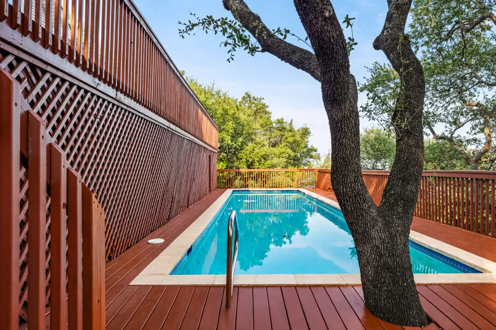 705 Windsong Trail West Lake Hills, TX 78746
