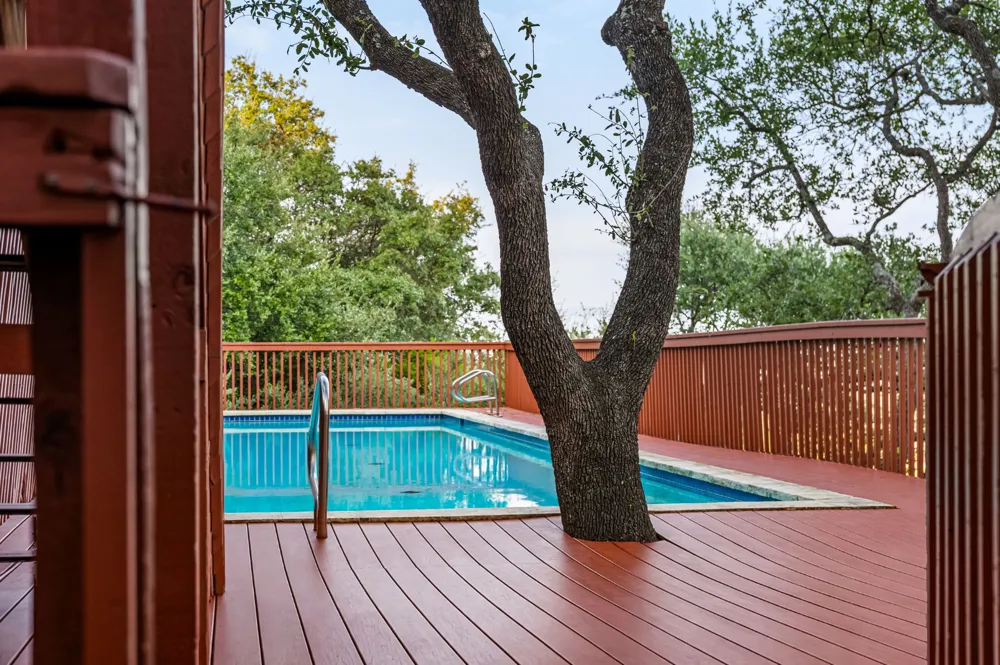 705 Windsong Trail West Lake Hills, TX 78746