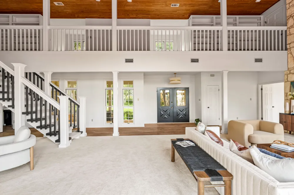 705 Windsong Trail West Lake Hills, TX 78746