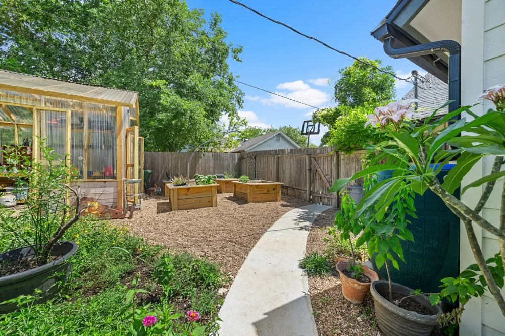 1117 San Augustine Drive Austin, TX 78733