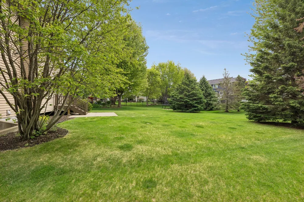 11409 Balsam Way Woodbury, MN 55129