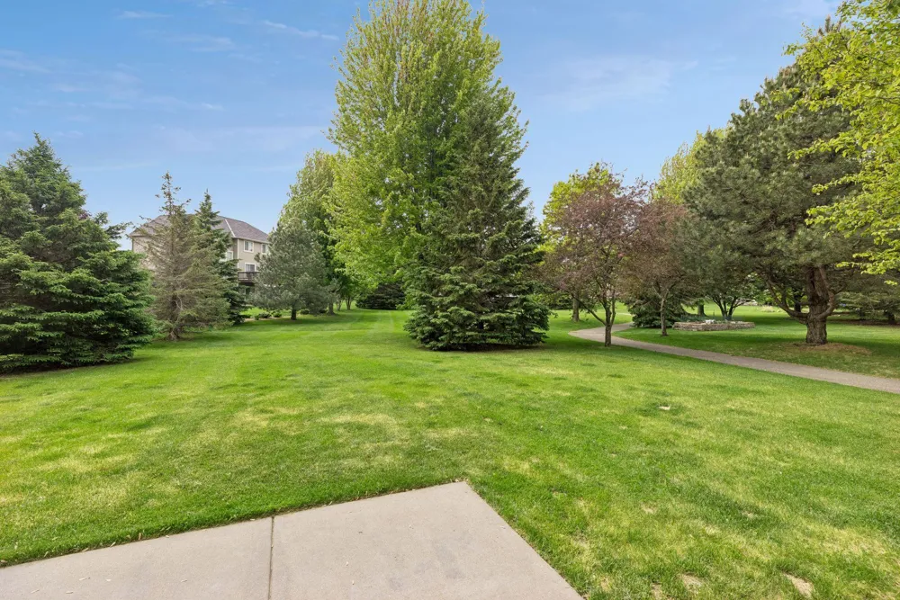 11409 Balsam Way Woodbury, MN 55129