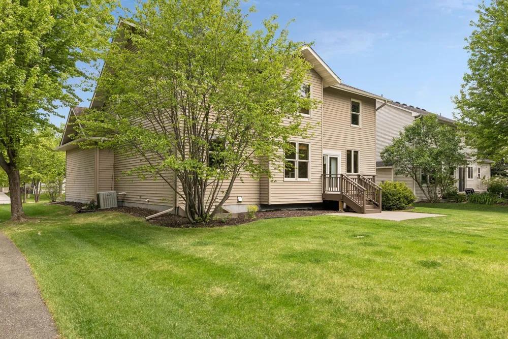 11409 Balsam Way Woodbury, MN 55129
