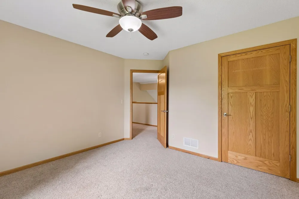 11409 Balsam Way Woodbury, MN 55129