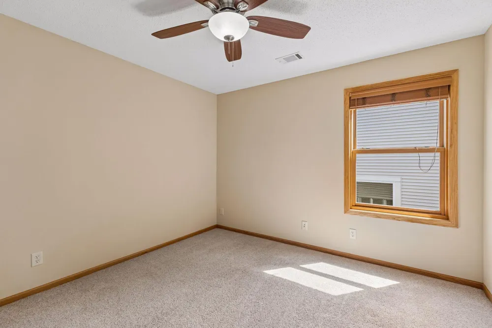 11409 Balsam Way Woodbury, MN 55129