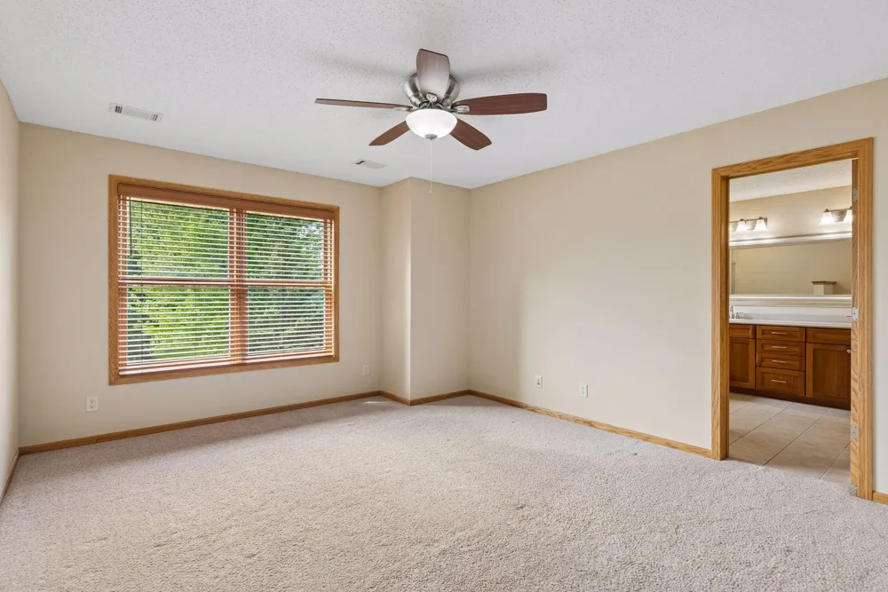 11409 Balsam Way Woodbury, MN 55129