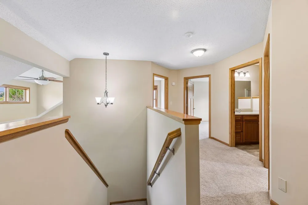 11409 Balsam Way Woodbury, MN 55129