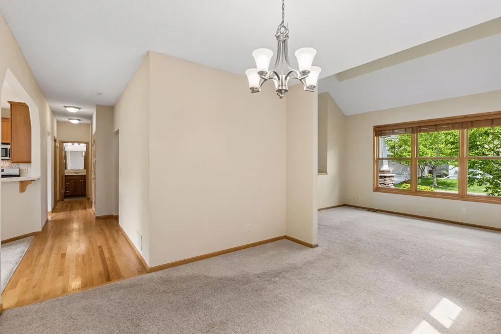 11409 Balsam Way Woodbury, MN 55129