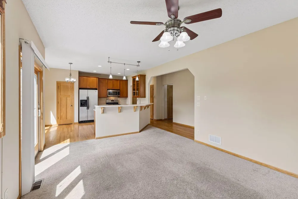 11409 Balsam Way Woodbury, MN 55129