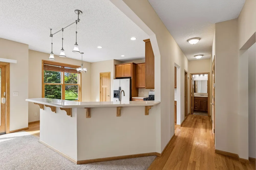 11409 Balsam Way Woodbury, MN 55129