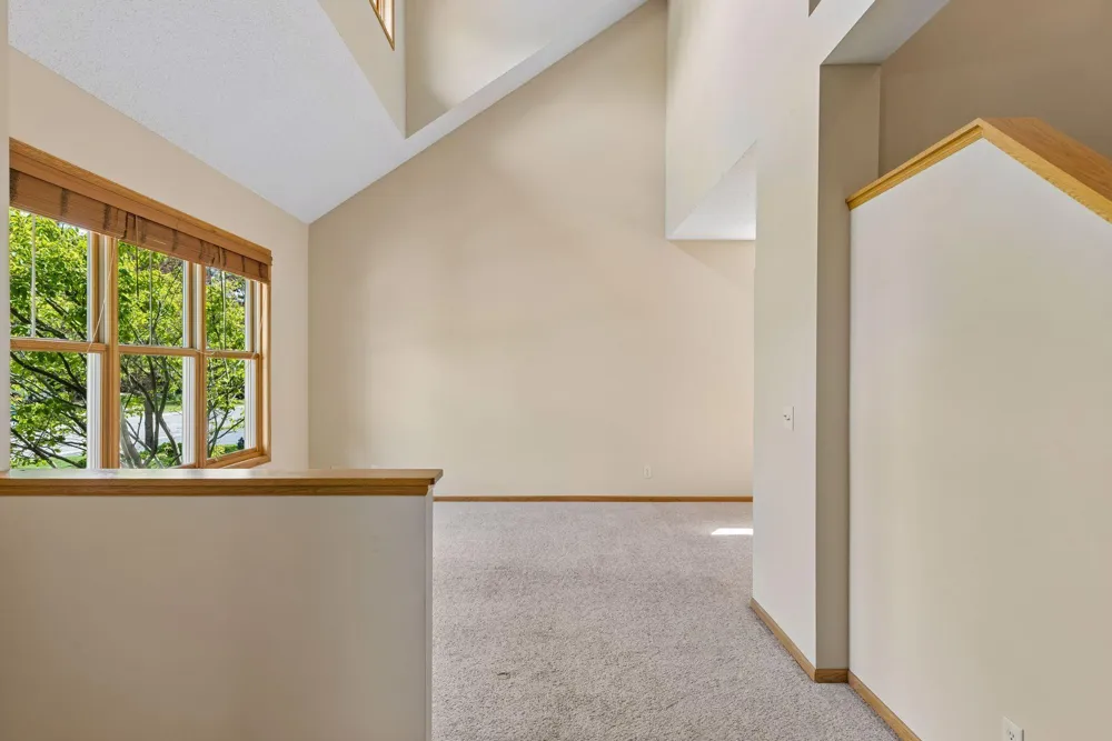 11409 Balsam Way Woodbury, MN 55129