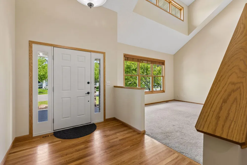 11409 Balsam Way Woodbury, MN 55129