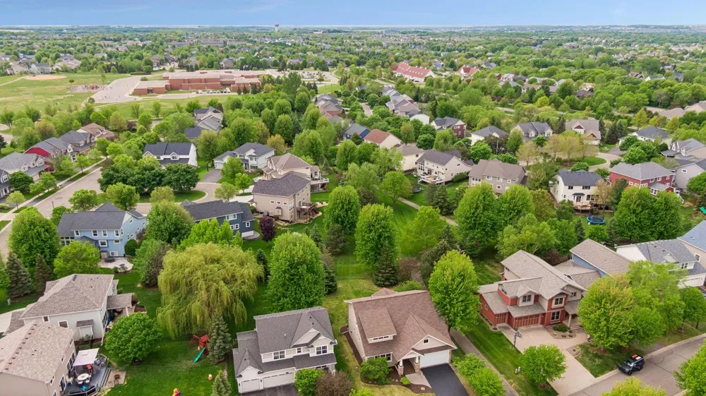 11409 Balsam Way Woodbury, MN 55129