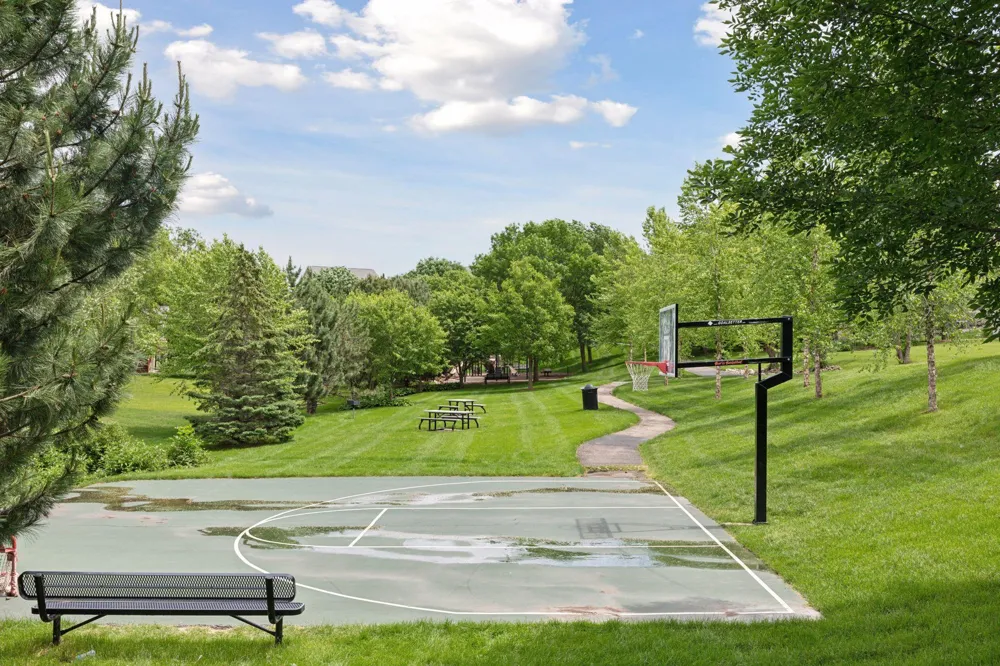 11409 Balsam Way Woodbury, MN 55129