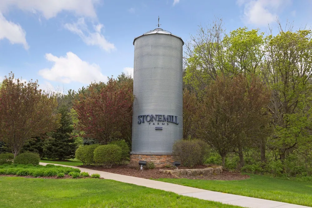 11409 Balsam Way Woodbury, MN 55129