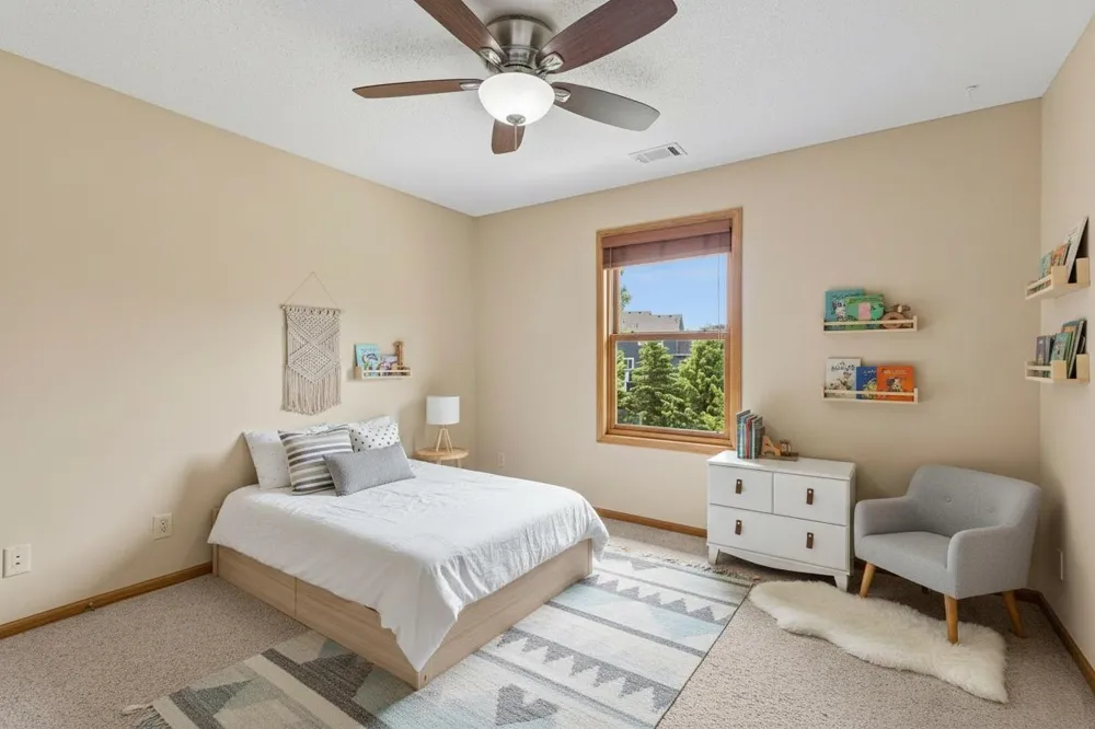 11409 Balsam Way Woodbury, MN 55129