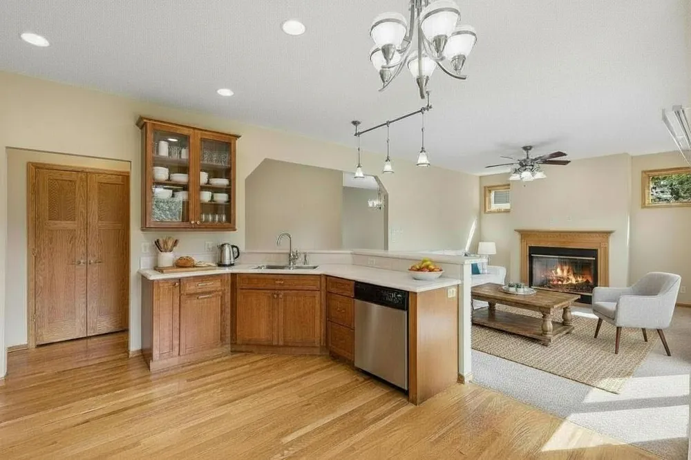 11409 Balsam Way Woodbury, MN 55129