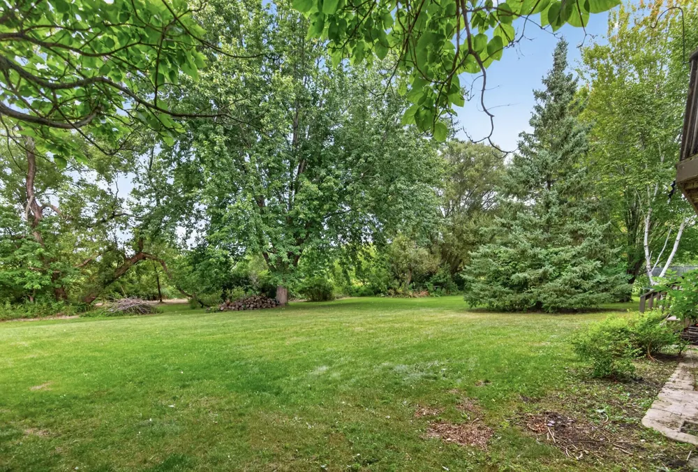 2250 Van Sloun Road Chaska, MN 55318