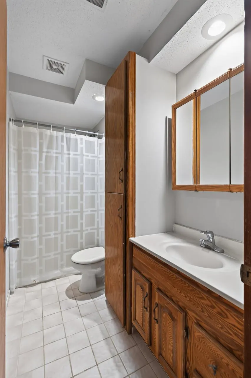 2250 Van Sloun Road Chaska, MN 55318