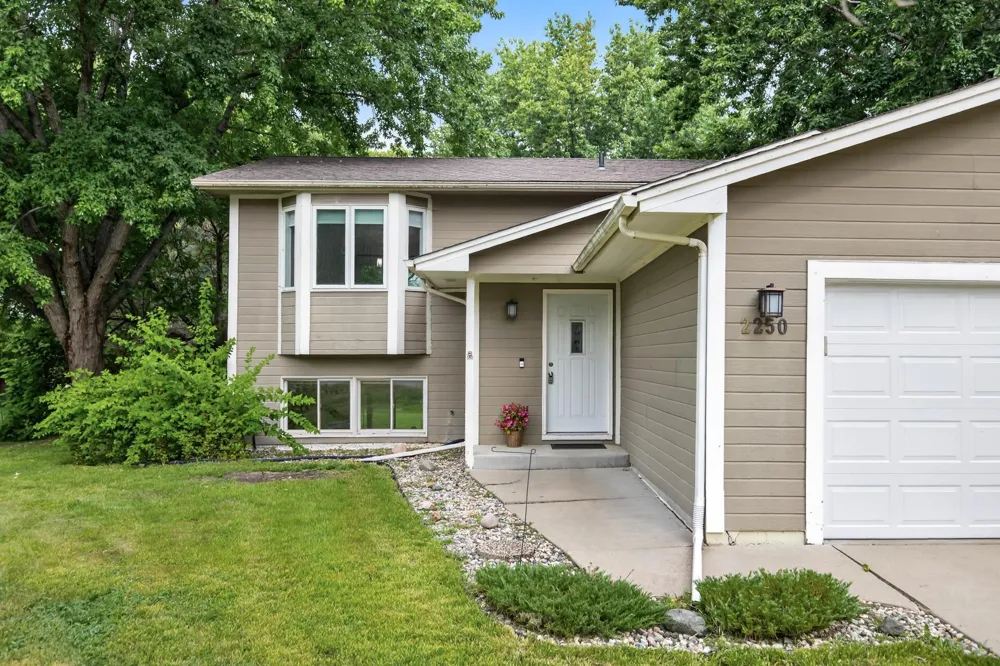 2250 Van Sloun Road Chaska, MN 55318