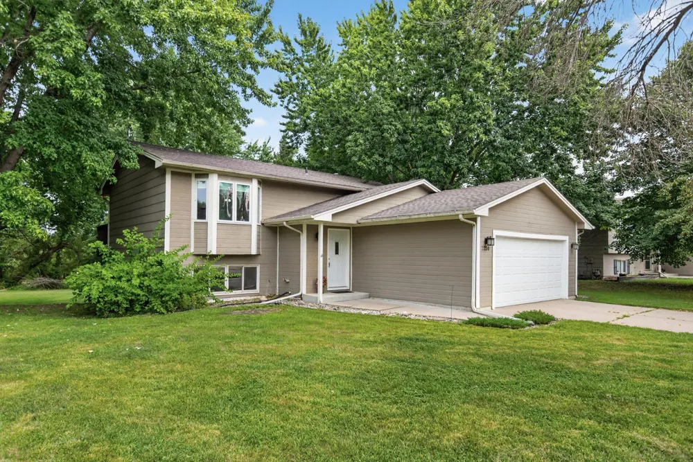 2250 Van Sloun Road Chaska, MN 55318