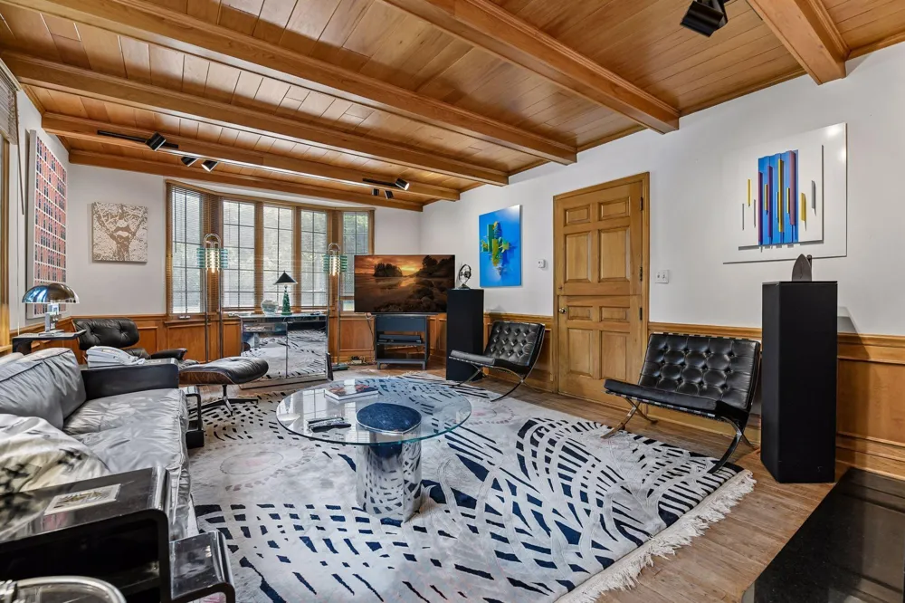 830 Edgemoor Drive Hopkins, MN 55305