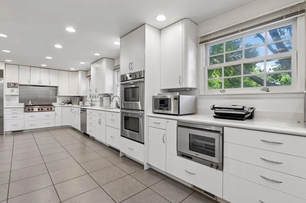 830 Edgemoor Drive Hopkins, MN 55305